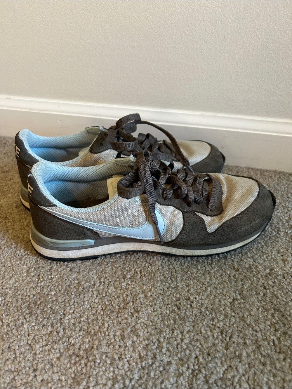 Nike Internationalist Womens Size 7 Brown Blue Running Shoes Sneakers Trainers